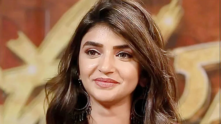 بالی ووڈ اداکارہ سری لیلا ڈاکٹر بن گئیں 