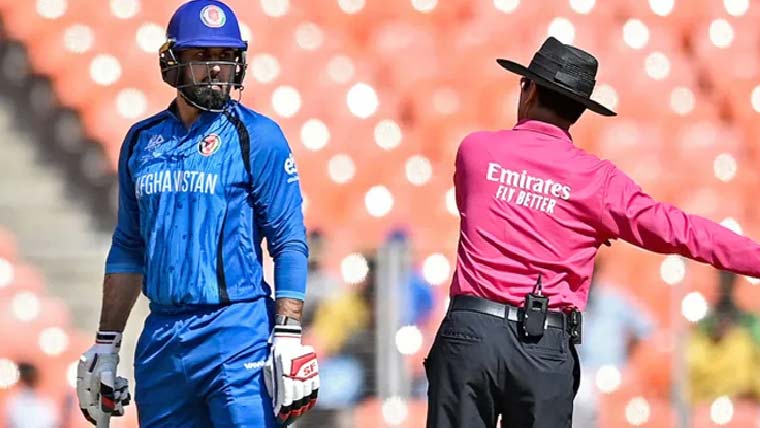  افغان کرکٹر محمد نبی پر جرمانہ عائد