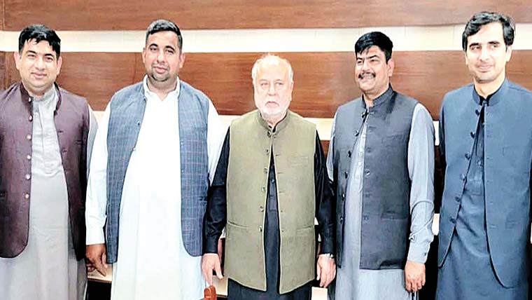  بانی پی ٹی آ ئی کروڑوں دلوں کی دھڑکن ہیں :ناصر چیمہ 