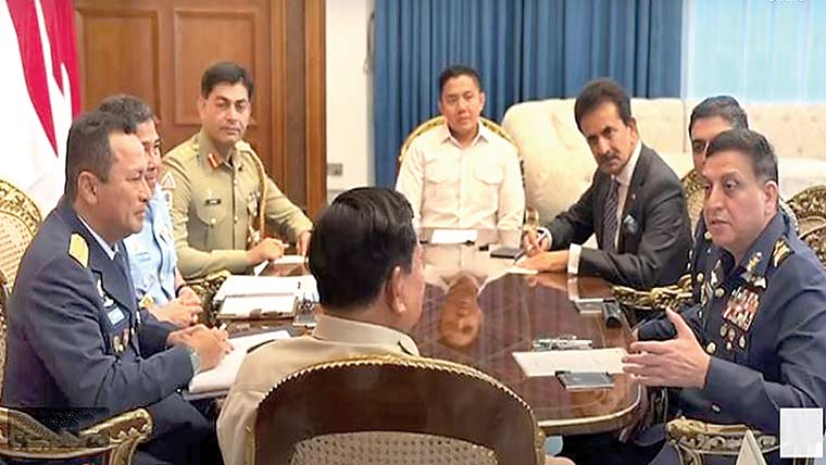 انڈونیشیا  نے  دفاعی  صلاحیت  بڑھانے  کیلئے  پاک  فضائیہ  سے  مدد  مانگ  لی