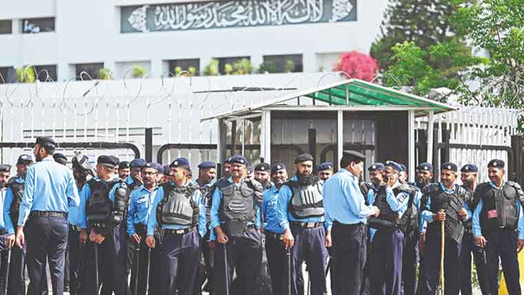 سیاسی محاذ آرائی پھر عروج پر، ایوان کی کارروائی متاثر