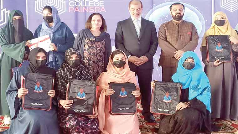 پنجاب گروپ آف کالجز پینسرہ کیمپس میں ذہانت کا مقابلہ