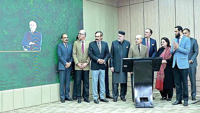 38 ارب روپے کے رمضان پیکیج کا اعلان : ایک کروڑ 21 لاکھ مستحق خاندانوں کی امداد ڈیجیٹل بینکنگ کے ذریعے 13 ہزار روپے فی خاندان دیئے جائینگے : شہباز شریف 