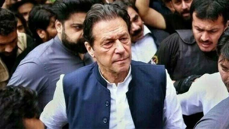 عمران خان کو ہسپتال منتقل کرنے اور ماہر ڈاکٹروں سے علاج کرانیکا فیصلہ : بیٹوں سے فون پر بات کرا دی گئی 