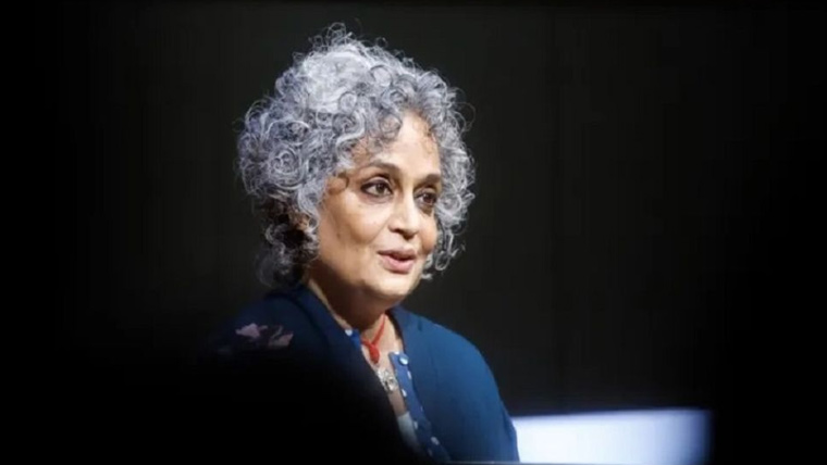  اروندھتی رائے کا برلن فلم فیسٹیول میں شرکت سے انکار