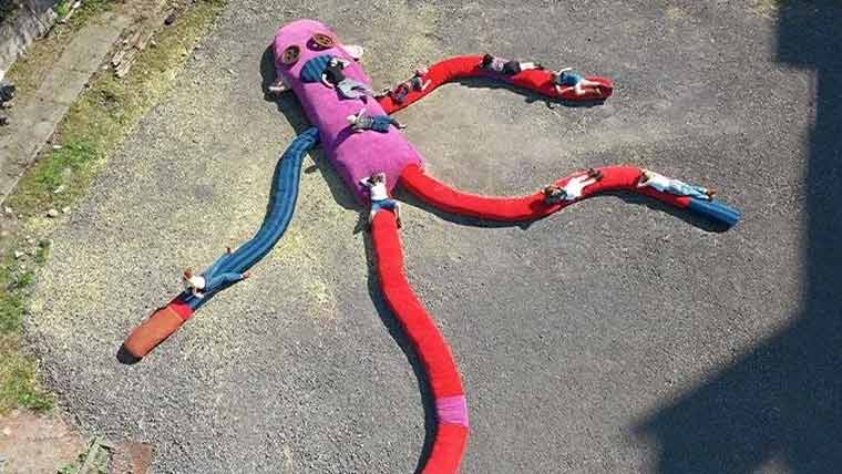 برطانیہ:دنیا کا سب سے بڑا سوکس منکی کھلونا بنادیا