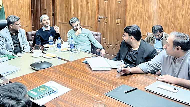 منڈیوں میں بولی کی سخت نگرانی کی جائے :وزیر محنت 