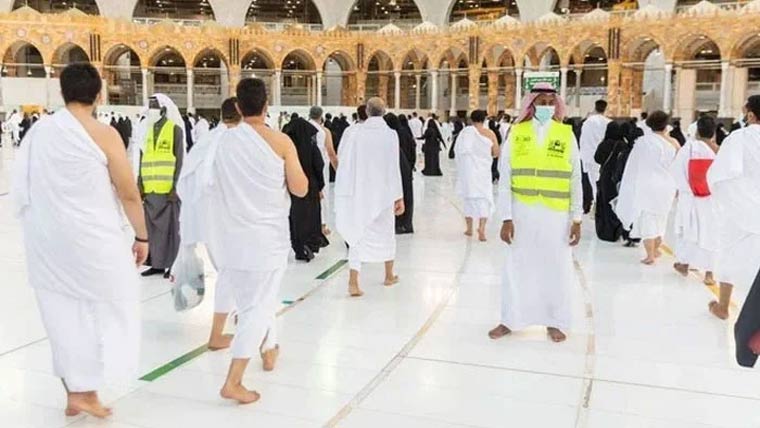 زائرین کو رہائش فراہم نہ کرنے  پر2 عمرہ کمپنیز کے لائسنس معطل