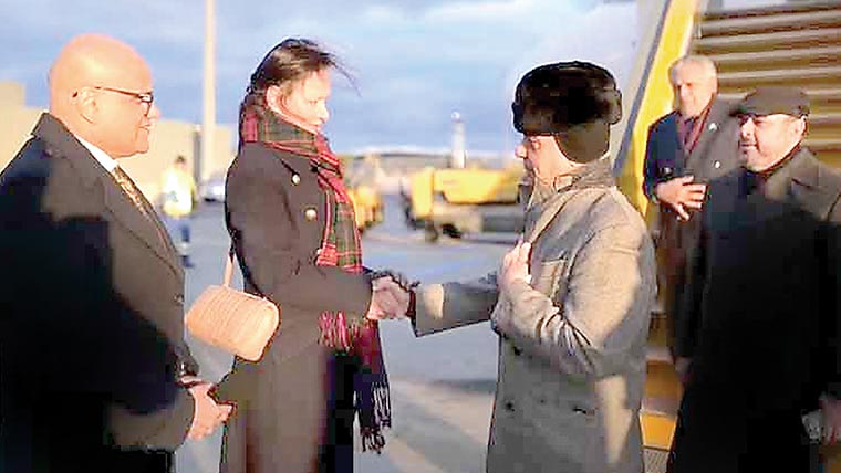 وزیراعظم آسٹریا پہنچ گئے ،بنگلہ دیش نہیں جا سکیں گے