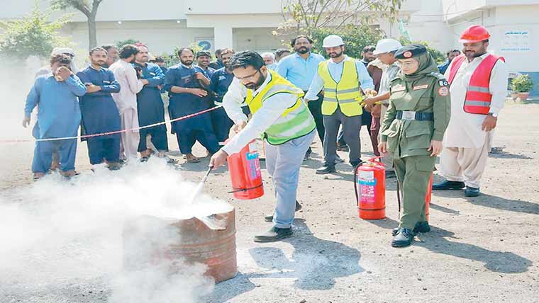  ریسکیو 1122سندھ فائر سیفٹی ٹریننگ کیلئے متحرک