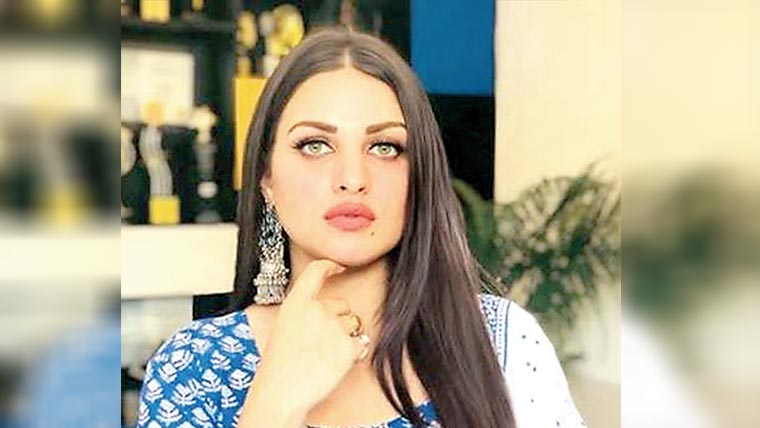 اداکارہ ہمانشی کھرانا کو قتل کی دھمکیاں، 10کروڑ بھتہ طلب