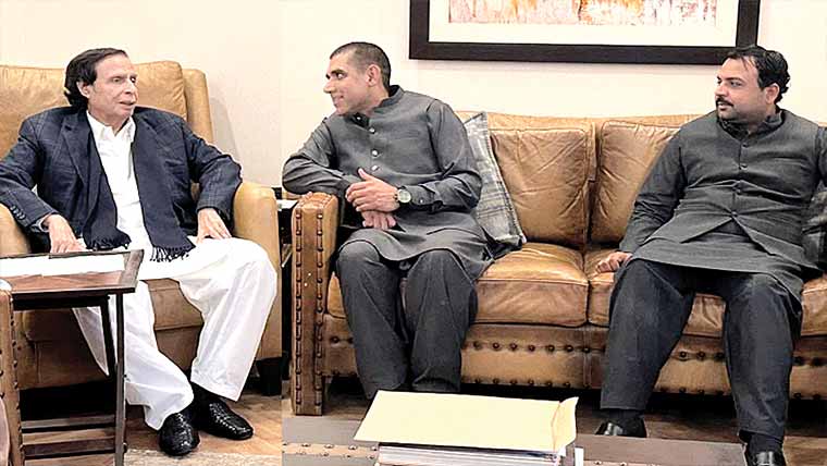  چودھری پرویز الٰہی سے ہارون  خالد وڑائچ اور ساتھیوں کی ملاقات 