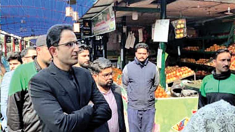 رمضان بازار پیپلز کالونی میں کیش لیس سہولت کا آغاز 