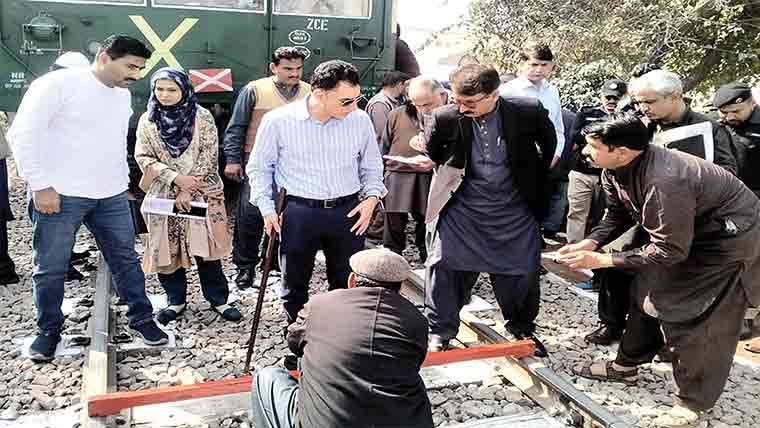 ڈی ایس ریلوے کا علی پورچٹھہ سٹیشن کا دورہ‘ٹریک کا معائنہ 