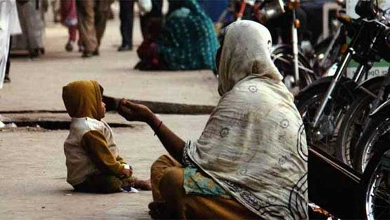 رمضان المبارک قریب آتے ہی شہر بھر میں پیشہ ور بھکاری سرگرم شہری پریشان