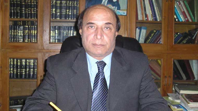 عمران خان کاعلاج ذاتی معالجین سے کرائیں،لطیف کھوسہ کا چیف جسٹس سپریم کورٹ کو خط 