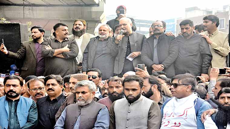 پنجاب میں 1کروڑ سے  زائد  بچے  سکولوں  سے  باہر،مزدوری  پر  مجبور  کیوں؟:حافظ  نعیم