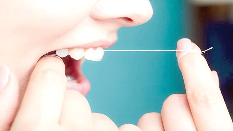 فلاسنگ کرنا 50 سے زائد بیماریوں کے خطرات کم کرتا 