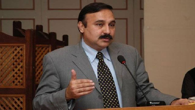  عمران خان کوآئندہ چند روز میں  پہلا انجکشن لگایا جائیگا:طارق فضل 