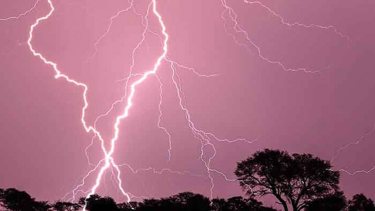 حویلی لکھا کے نواح میں آسمانی بجلی  گرنے سے 1شخص جاں بحق