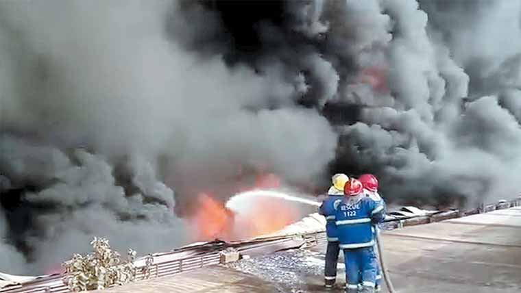  سائٹ ایریا ،کیمیکل فیکٹری کے ویئر ہاؤس میں آتشزدگی