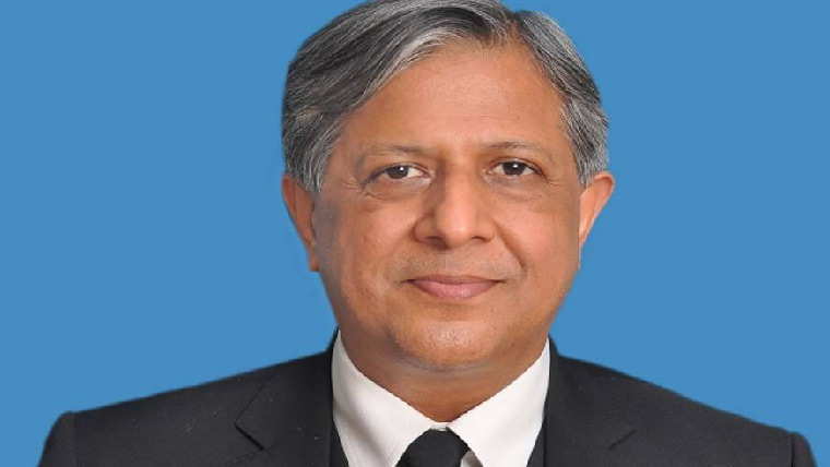 عمران خان کی اس عمر میں 6/6بینائی معجزہ:وزیر قانون