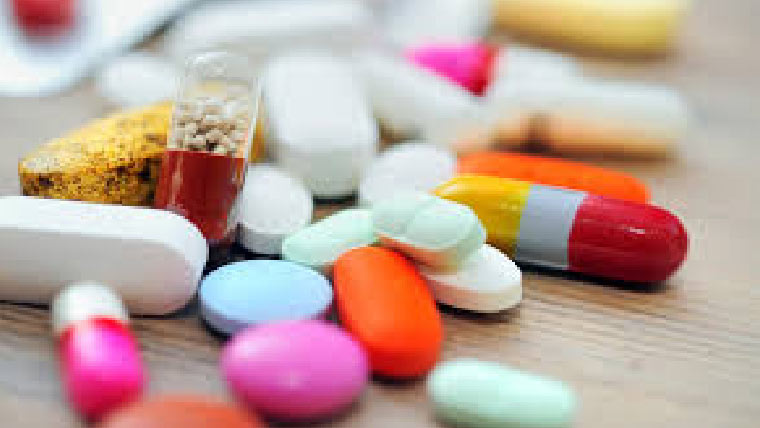 کراچی :کینسر کی جعلی دوا بنانیوالی  فیکٹری پر چھاپہ، بڑی کھیپ ضبط