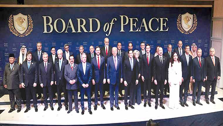 غزہ کیلئے مالی پیکیج، ہزاروں فوجی بھیجنے کے وعدے : امن بورڈ وہ کام کرسکتا جس کا کوئی دوسرا تصور بھی نہیں کرسکتا، پاکستان اور بھارت کی جنگ میں 11 مہنگے جہاز گرے : ٹرمپ 