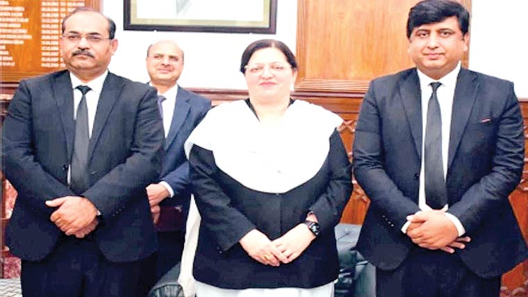 وزیر آ باد میں لیڈیز بار روم تعمیر کرنے کے احکامات