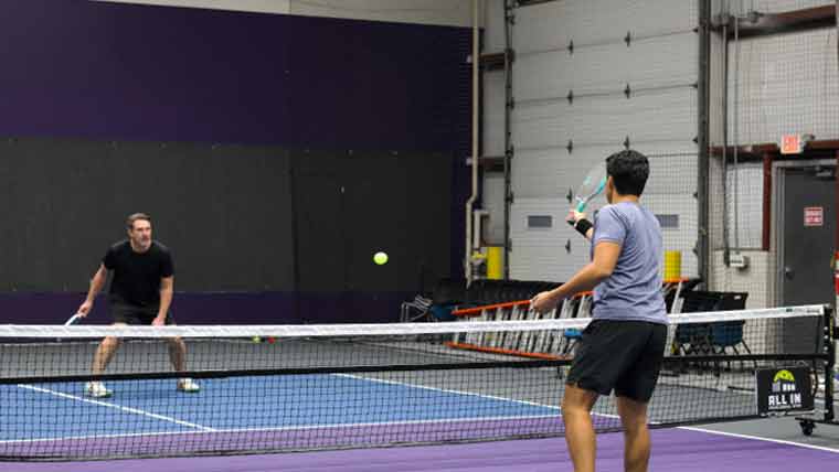 28 گھنٹوں تک سنگلز پکل بال کھیلنے کا گنیز ورلڈ ریکارڈبن گیا