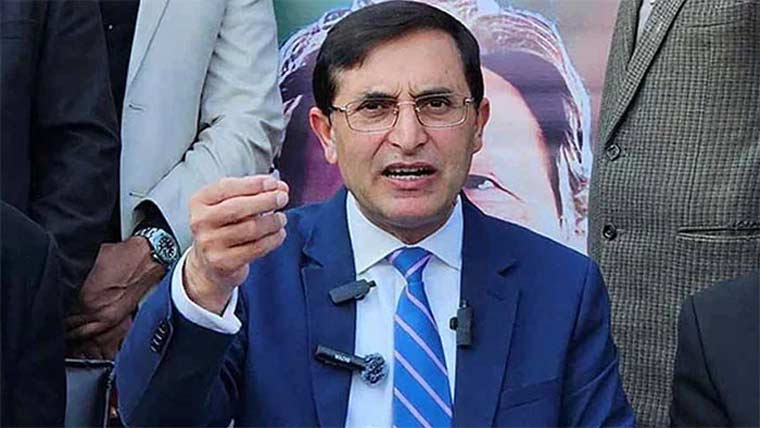 علی امین گنڈاپور کے خلاف کارروائی کا فیصلہ نہیں کیا:بیرسٹر گوہر