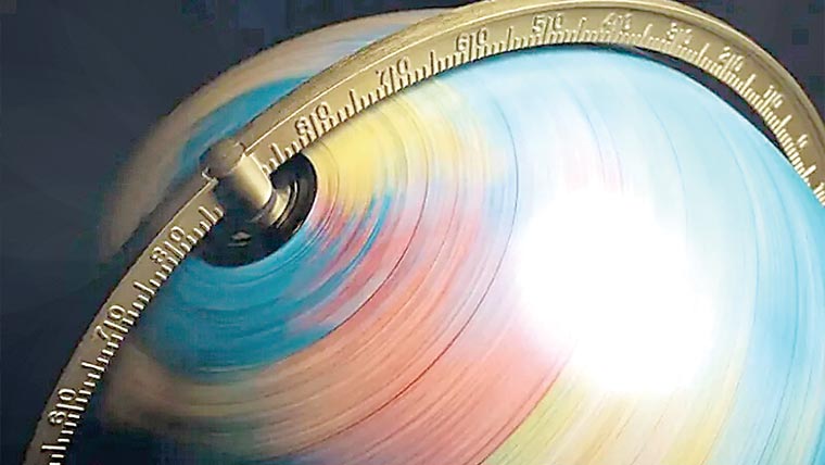 تیز گھومتی زمین کو ہم محسوس کیوں نہیں کر پاتے 