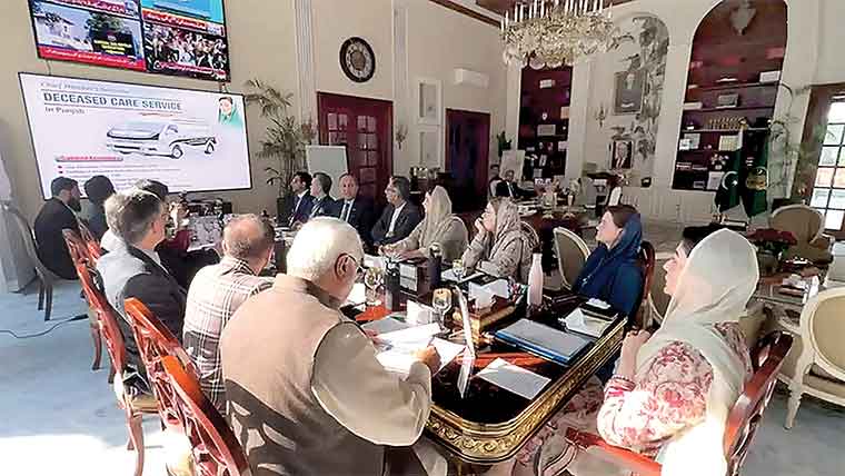 میت ہسپتال سے گھر پہنچانے کیلئے فری ایمبولینس سروس، مریم نواز نے منظوری دیدی 