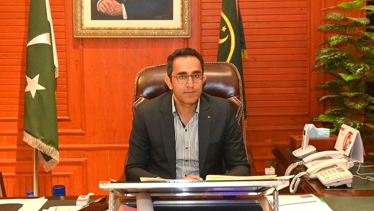 ڈپٹی کمشنر کارمضان سہولت بازار  پیپلز کالونی کا دورہ ، قیمتوں کا جائزہ 