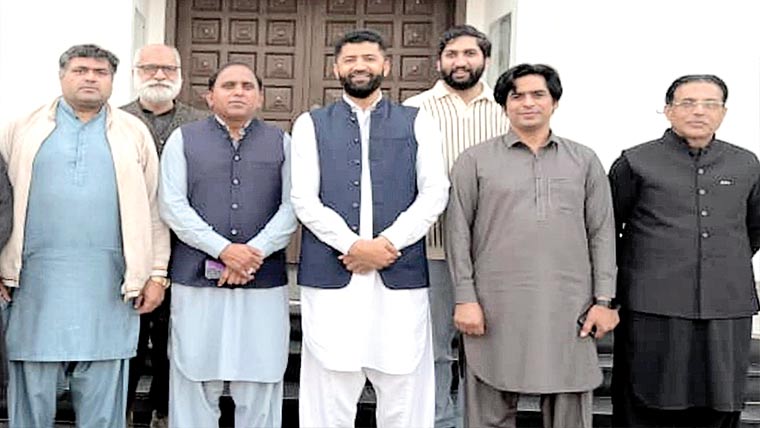 ممبر بورڈ آف گورنرز گجرات جمخانہ  مہر عبد الشکور کی طرف سے افطار ڈنر 