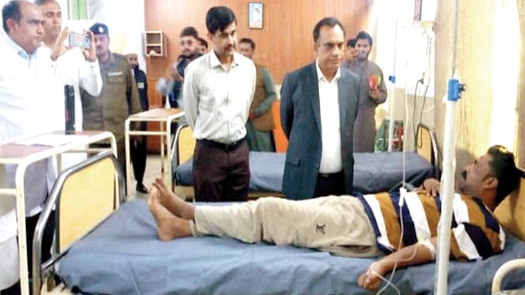 کمشنر سرگودھا کا تحصیل ساہی وال  کا دورہ ہیڈ کوارٹر ہسپتال کا معائنہ 