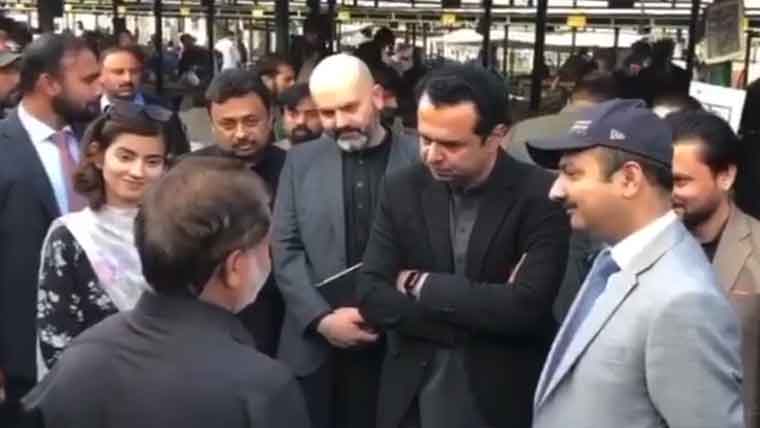 طلال چودھری کا رمضان سہولت بازار کا دورہ، قیمتوں کا جائزہ