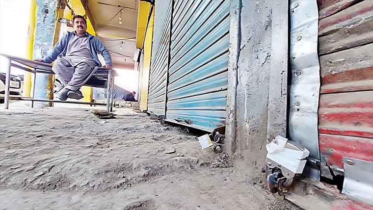 جی سیون فائز بریگیڈمارکیٹ میں تجاوزات کے خلاف آپریشن 110دکانیں سیل 14گرفتار 