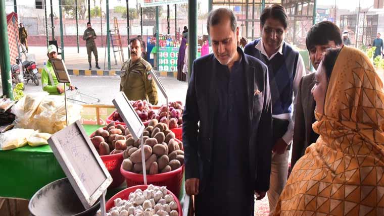  اشیائے ضروریہ کی مقررہ نرخوں پر فراہمی یقینی بنا رہے :کمشنر