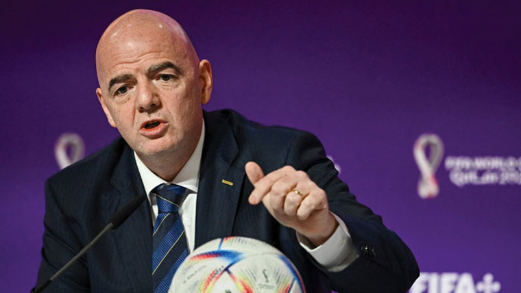 فیفا کے 10 سال، انفنٹینو کا فٹ بال کی بحالی کا اعلان