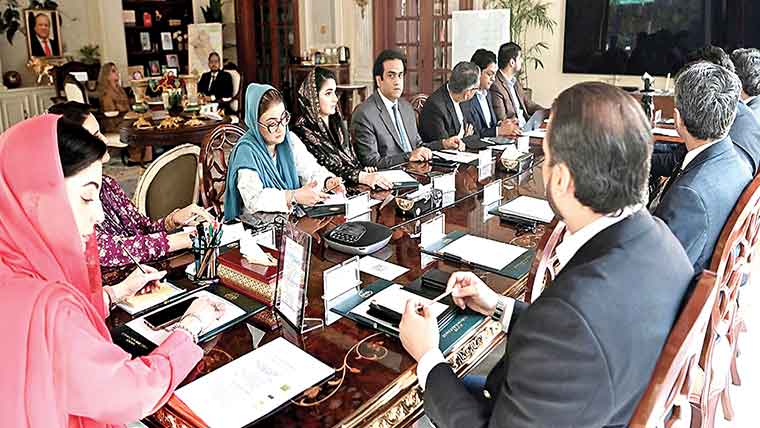 پاکستان  کی  سرحدیں  آہنی  دیوار،ٹکرانے  والا  ہر  فتنہ  پاش پاش  ہوگا:مریم  نواز