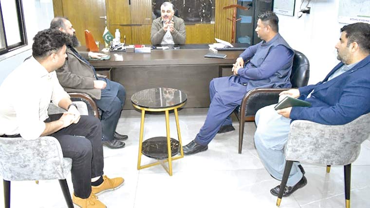 مین ہولز اورسلیبزکی مرمت و بحالی مکمل کرنے کا حکم 