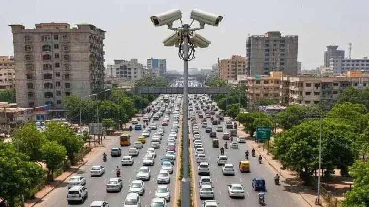 گھر پر کھڑی بائیک کے مالک کو ای چالان موصول