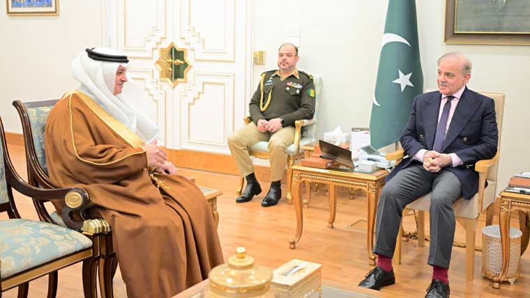  پاکستان  کا  سعودی  عرب  سے مکمل  اظہار  یکجہتی:شہباز  شریف  اور  شہزادہ  محمد بن  سلمان  میں  ٹیلی  فونک  رابطہ،یمن میں  امن  واستحکام کیلئے تمام کوششوں  کی حمایت کرتے  ہیں:دفتر خارجہ