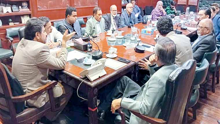 مخدوش عمارتیں: متاثرین کیلئے فلیٹس تعمیر کرینگے، وزیر بلدیات