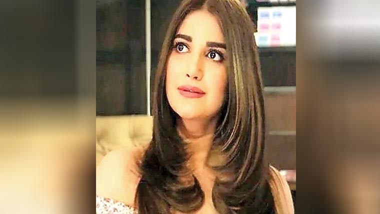  بولڈ لباس پر سیٹ پر مردوں کا منہ دوسری طرف کروا دیا جاتا:عالیہ علی