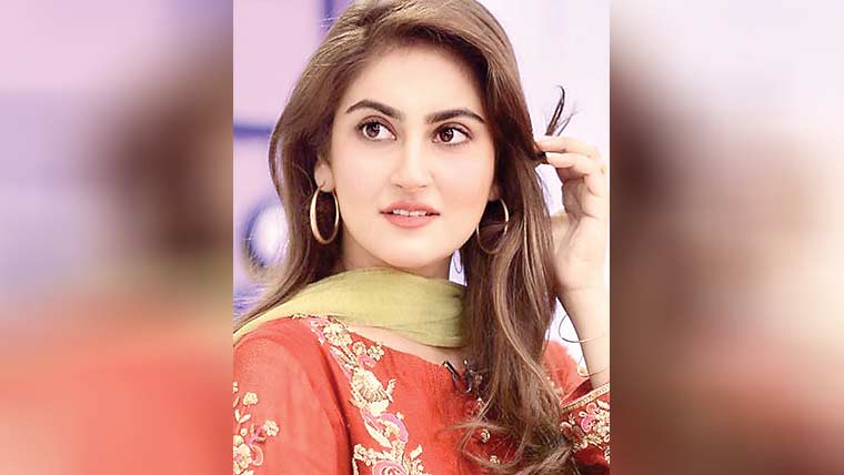 حبا بخاری نے سوشل میڈیا پر  اپنے تین ناموں کی وجہ بتا دی 