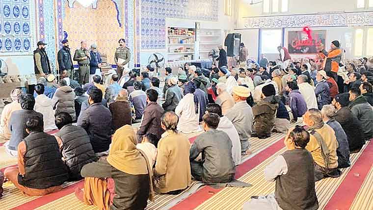 چنیوٹ:ڈی پی او کی جامعہ مسجد صاحب الزماں میں کھلی کچہری