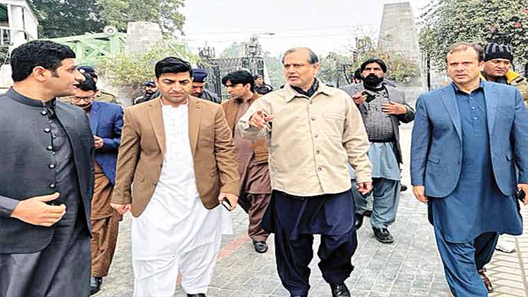 کمشنر کا شہر بھر کا دورہ، الائیڈ ہسپتال ٹو کے نئے بلاک کا معائنہ