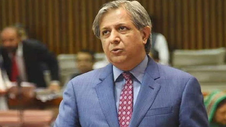 سوشل میڈیا پر بے معنی یلغار چھوڑ کر ملک کا سوچیں:اعظم تارڑ